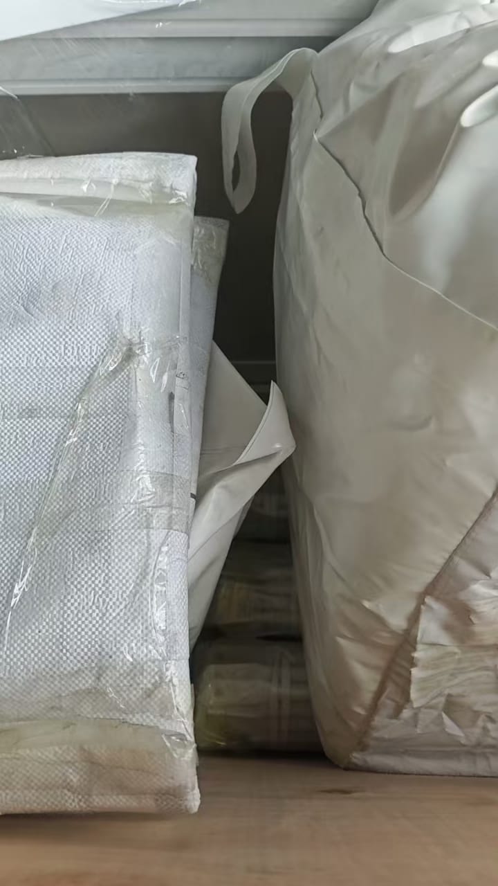 Canvas & hardware bagged